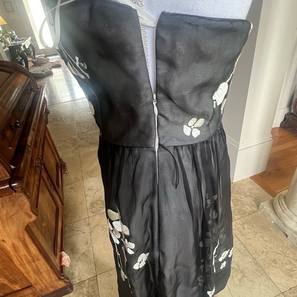 White House black market sleeveless cocktail dress size 6, beautiful embroidered - Picture 6 of 16